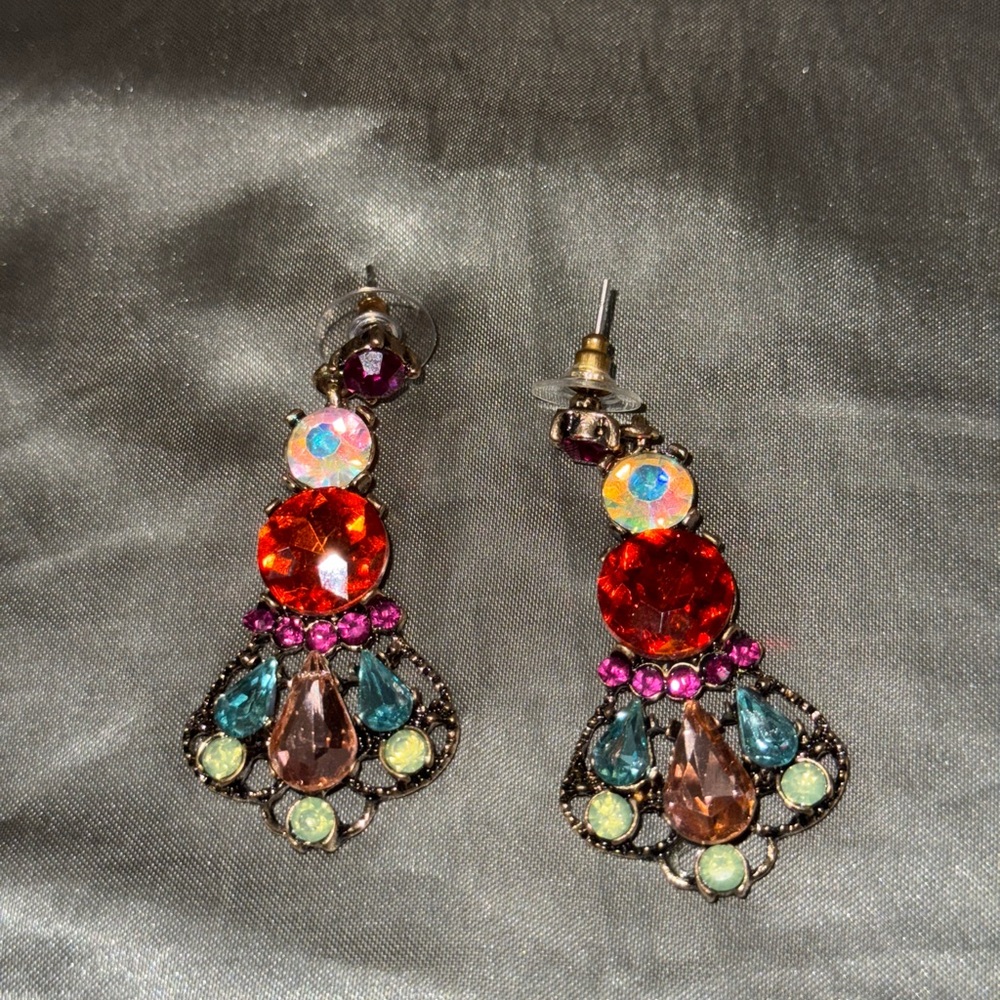 Elegant Multicolor Drop Earrings - Picture 4 of 16